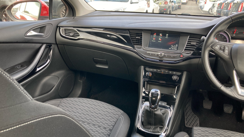 Vauxhall Astra 1.4T 16V 150 SRi 5dr Petrol Hatchback